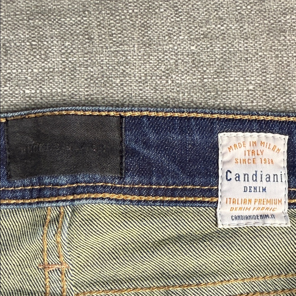 Women’s jeans- Buckle Black Candiani denim 30x 34